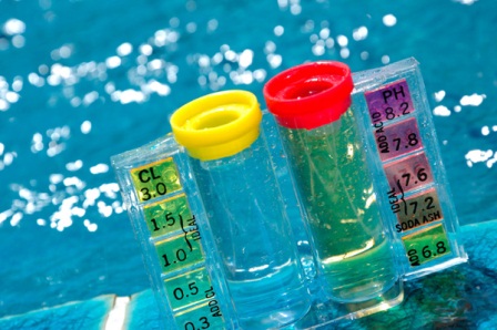 testing_pH swimming pool