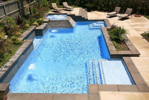 Geometric swimming pool