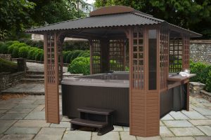 Freestanding hot tub enclosure